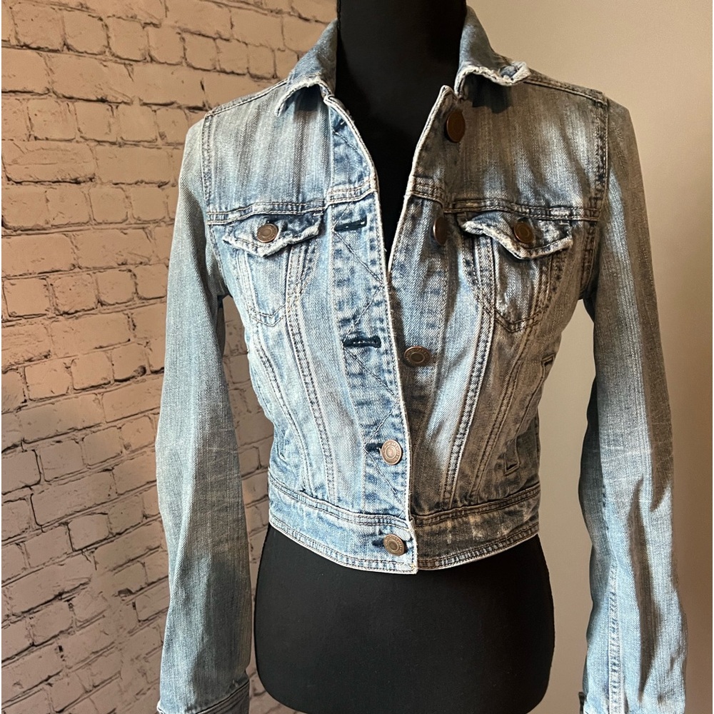 American Eagle classic cropped jean jacket